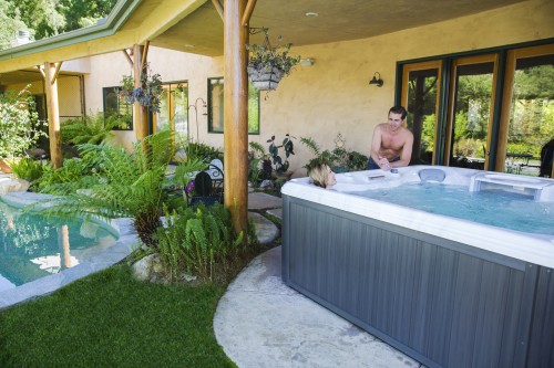 nature-friendly-backyard-with-hot-tub